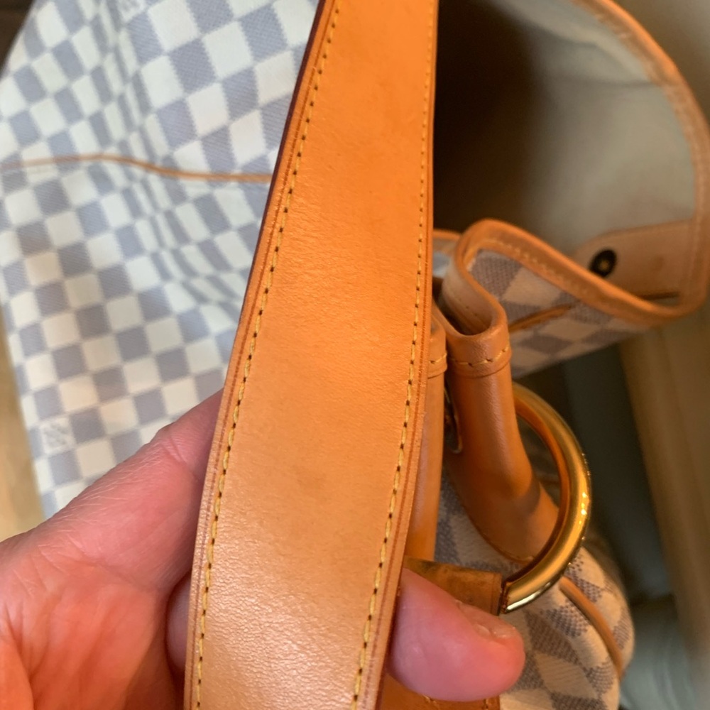 Louis Vuitton Galliera GM Azur - Picture 4 of 17